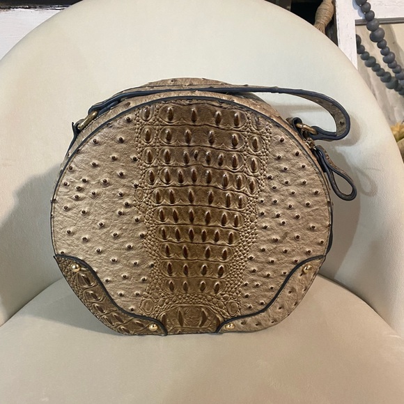 Circular purse with crossbody strap - Picture 1 of 1